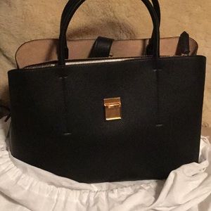 H and M 2 ways carry